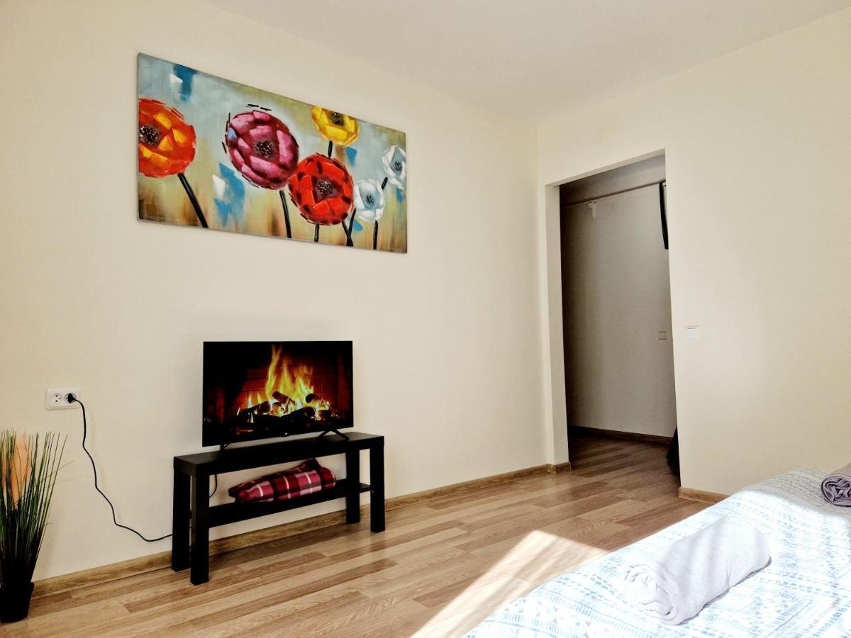 M&M Apartment X Self Check-In Panevezys Ngoại thất bức ảnh